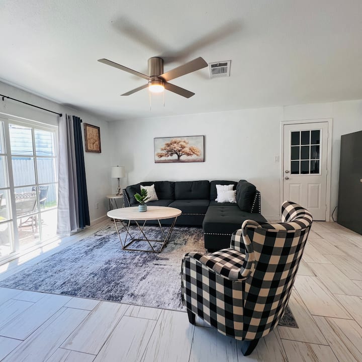 Cozy & Central 3br Home | 15 Min To At&t Stadium - Grand Prairie, TX
