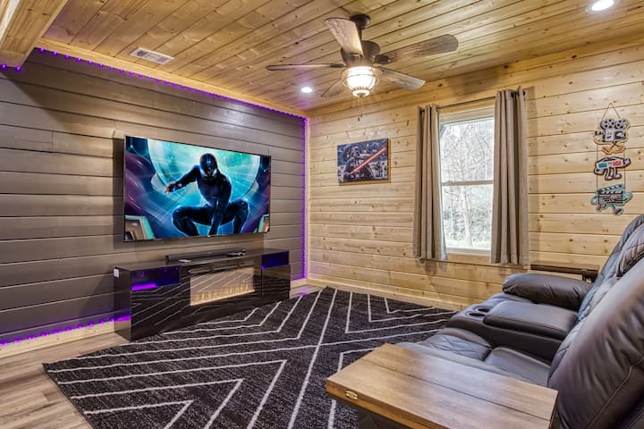 Romantic Oasis W/ Theatre! 5 Min To Dt Gatlinburg! - Gatlinburg, TN