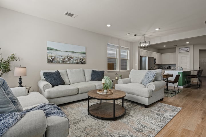 Home In Elgin - New! | 3 Bedroom & 2 Bath - Elgin, TX