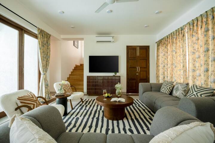 Living room image 2