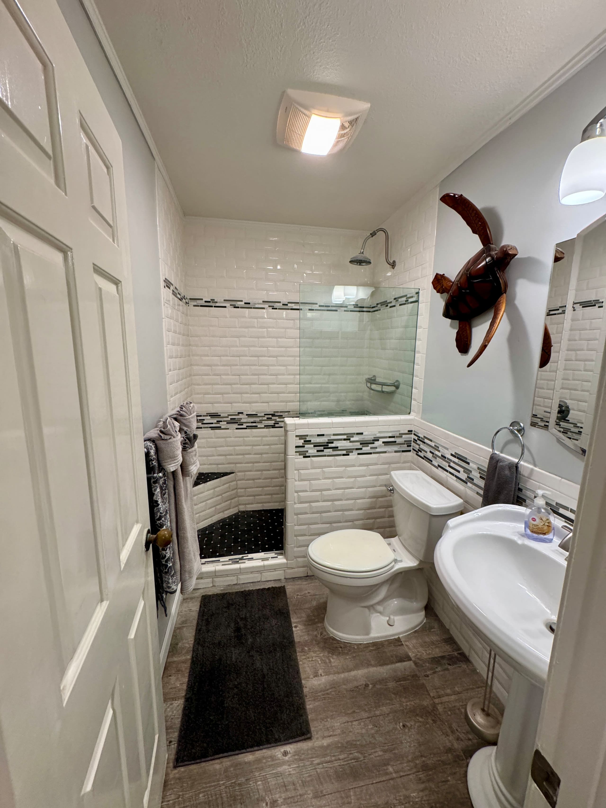 Condo in Kailua-Kona · ★4.96 · 1 bedroom · 1 bed · 1 bath - Image 17
