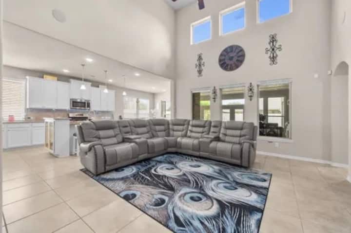 Your Luxury Home Away From Home, Spacious Retreat. - Richmond