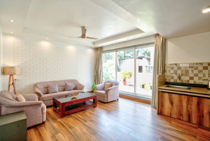 Living room image 3