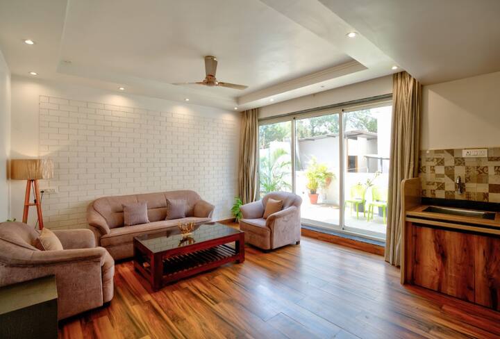 Living room image 2