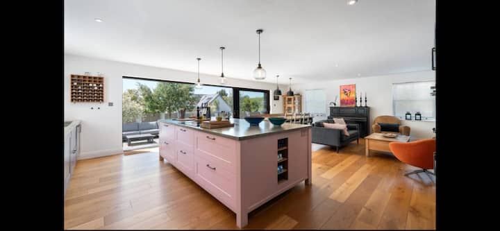 Central Lymington Retreat - New Milton