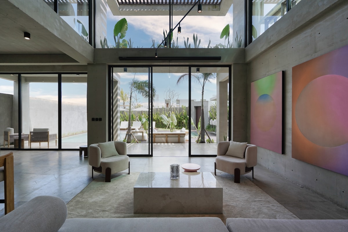 Home in South Kuta · 3 bedrooms · 3 beds · 3 private baths, comparable Airbnb