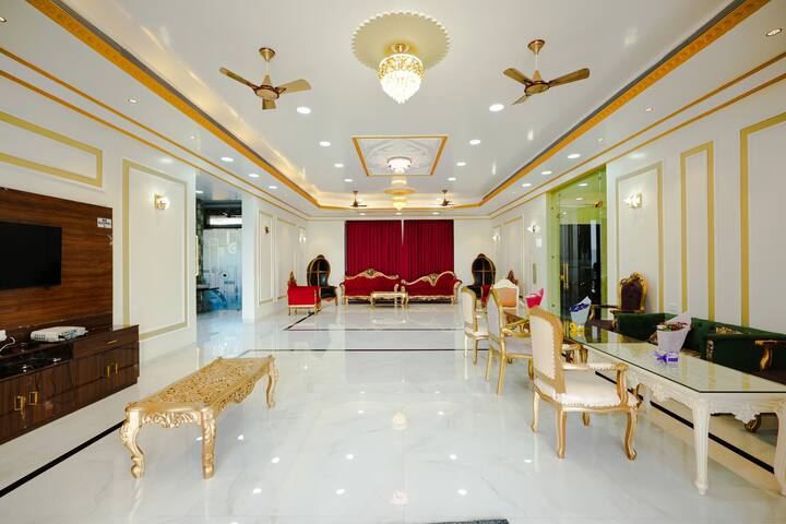 The King Palace | 7bhk Pool Villa W/ Buggy/ W Turf - Lonavala