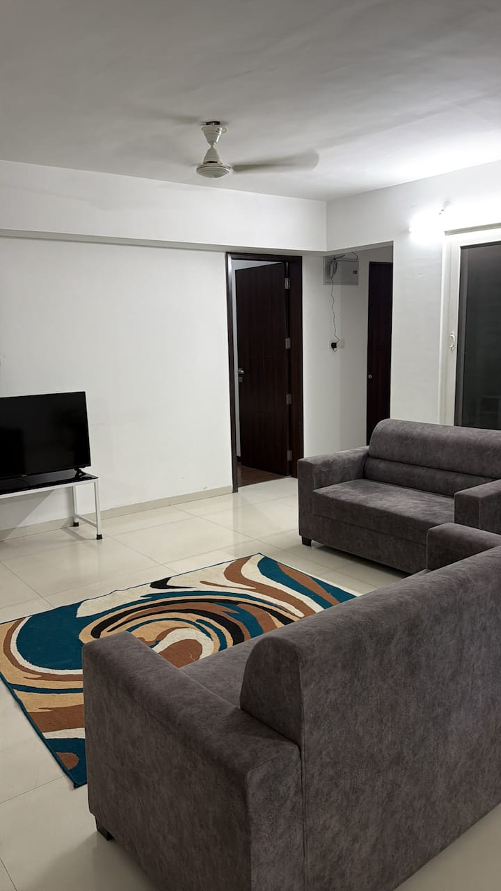 2 Bhk Premium Stay Near Amanora Mall & Magarpatta - Pune