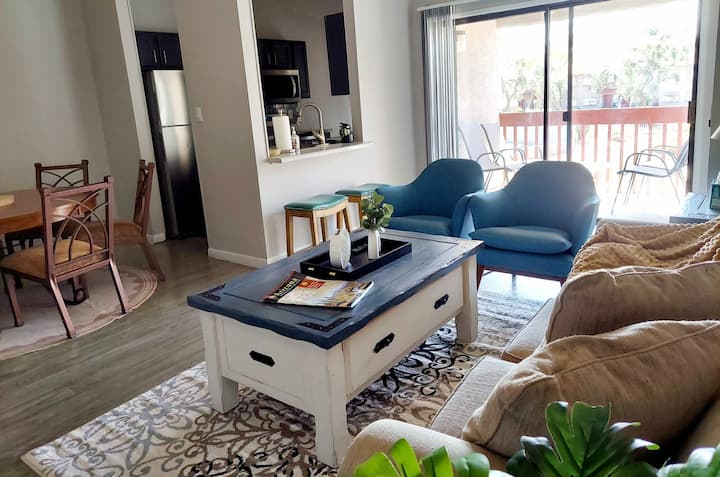Bright 2br W/ Pool & Balcony | Sleeps 6 - 메사