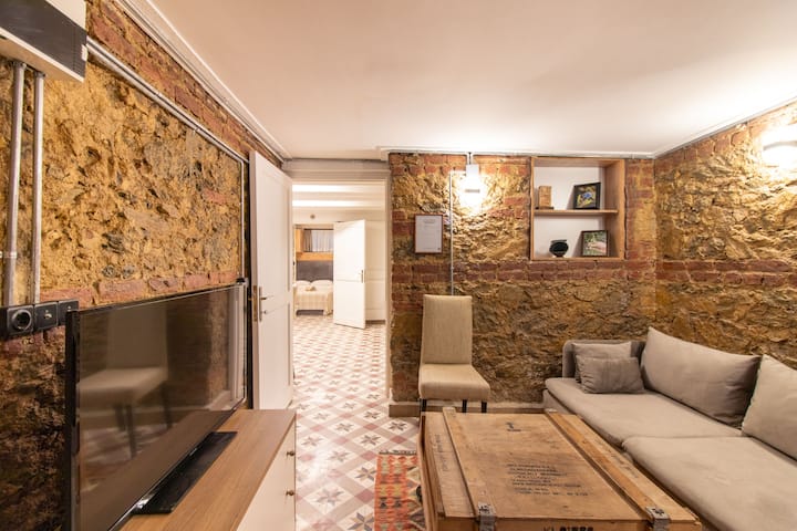 Cozy And Cool Brick-wall 1br In Heart Of Moda - Maltepe
