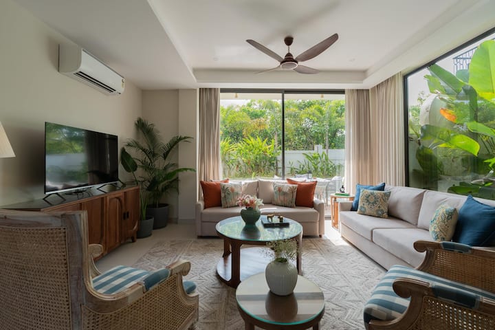 Living room image 1