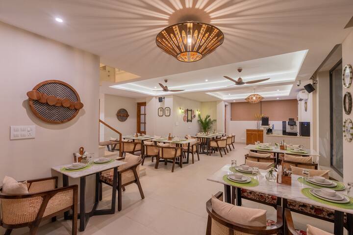 Dining area image 2