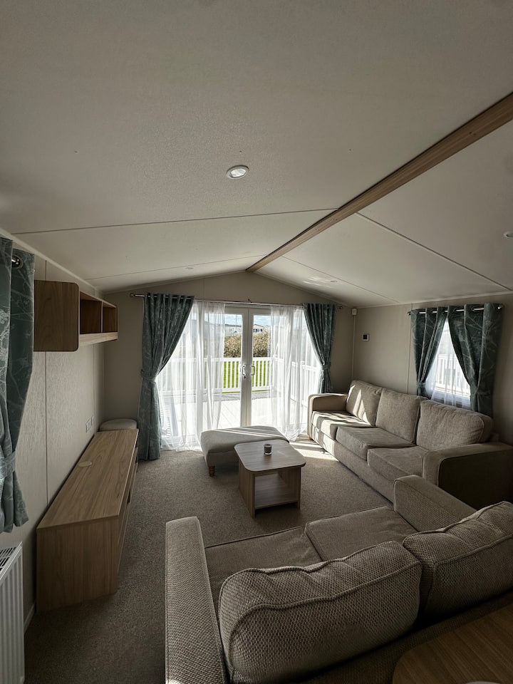 3 Bedroom Caravan Camber Sands Sleeps 8 + Sofa Bed - Camber Sands