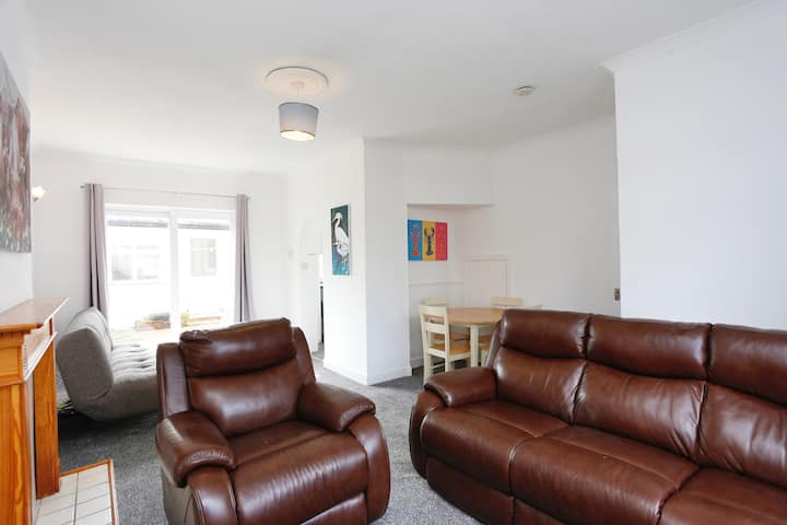 3 Bedroom House Free Parking Quiet Area Blackpool - Blackpool