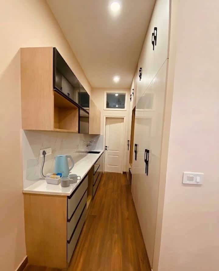 Big Balcony Studio Room - Zirakpur