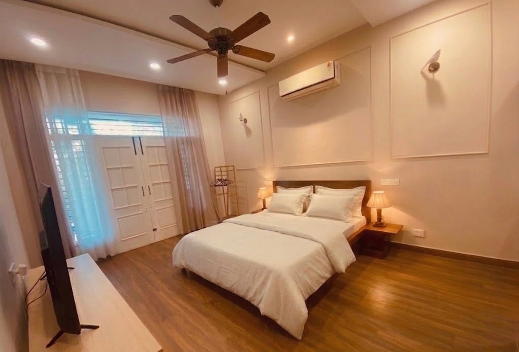 Big Balcony Studio Room - Bhabat
