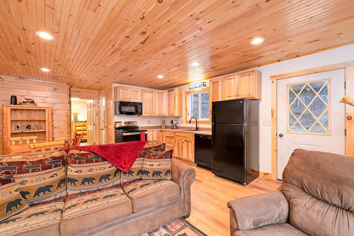 Meauwataka Backwoods Cabin - Michigan