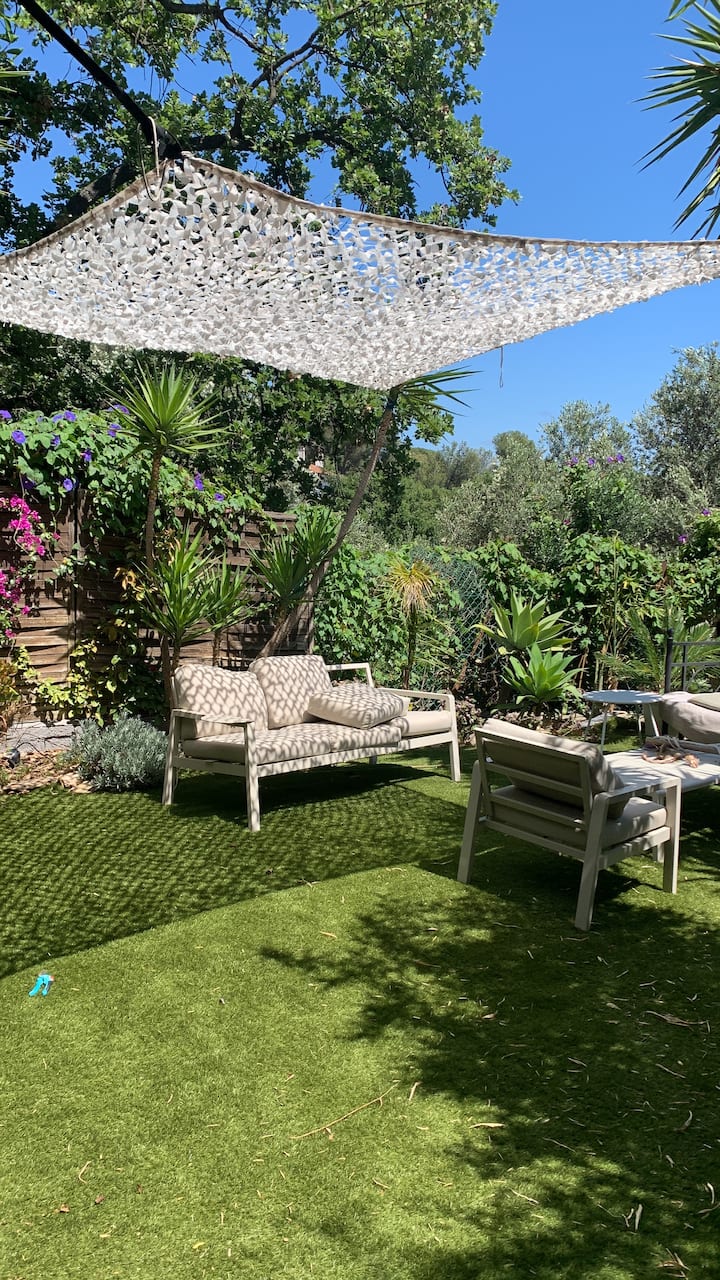Rez De Villa Avec Jardin Avec Vue Mer à Hyères - Hyères