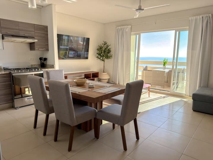 Oceanview Condo + Balcony - Baja Center - King Bed - Tijuana