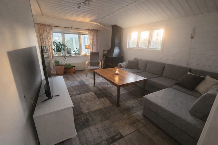 Modern Stuga Nära Sjö & Strand, Familjevänlig - Gnesta