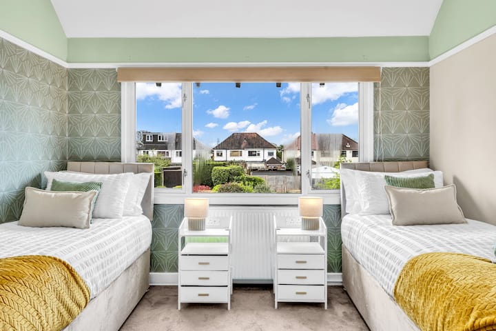 Long Stays Free Parking Nec And Bhx Sleeps 7-8 - Solihull