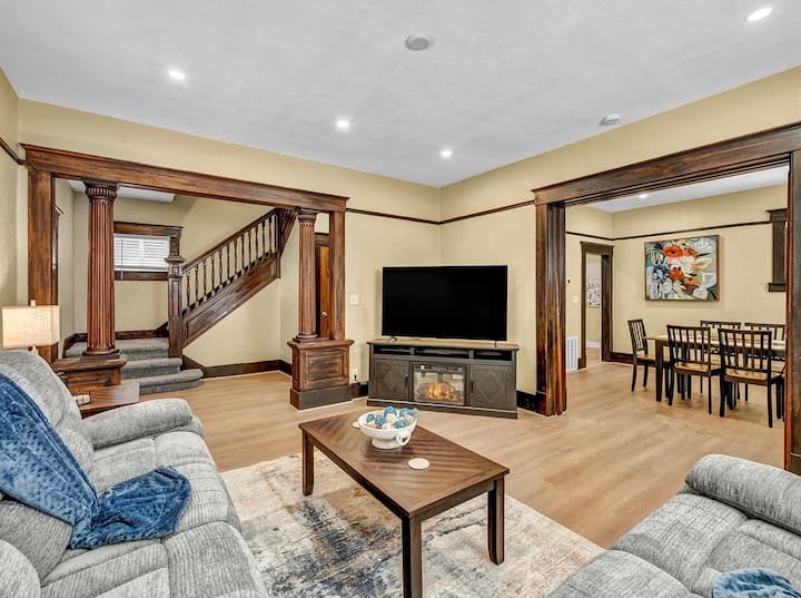 Cozy 3br Getaway Near Downtown Reno And Unr - Reno, NV