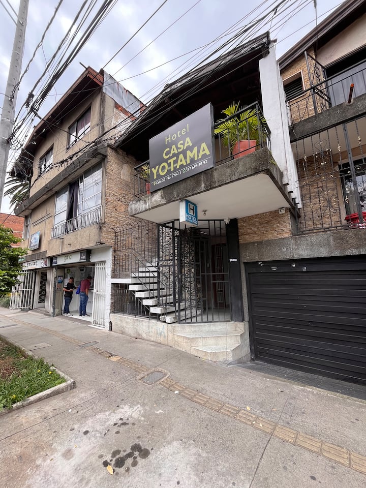 Hotel Casa Yotama - Bello, Colombia