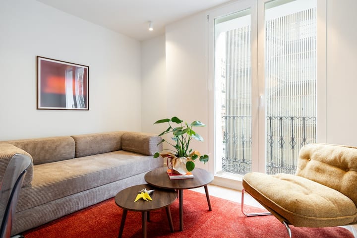 Charming One Bedroom Flat In City Center - Madryt