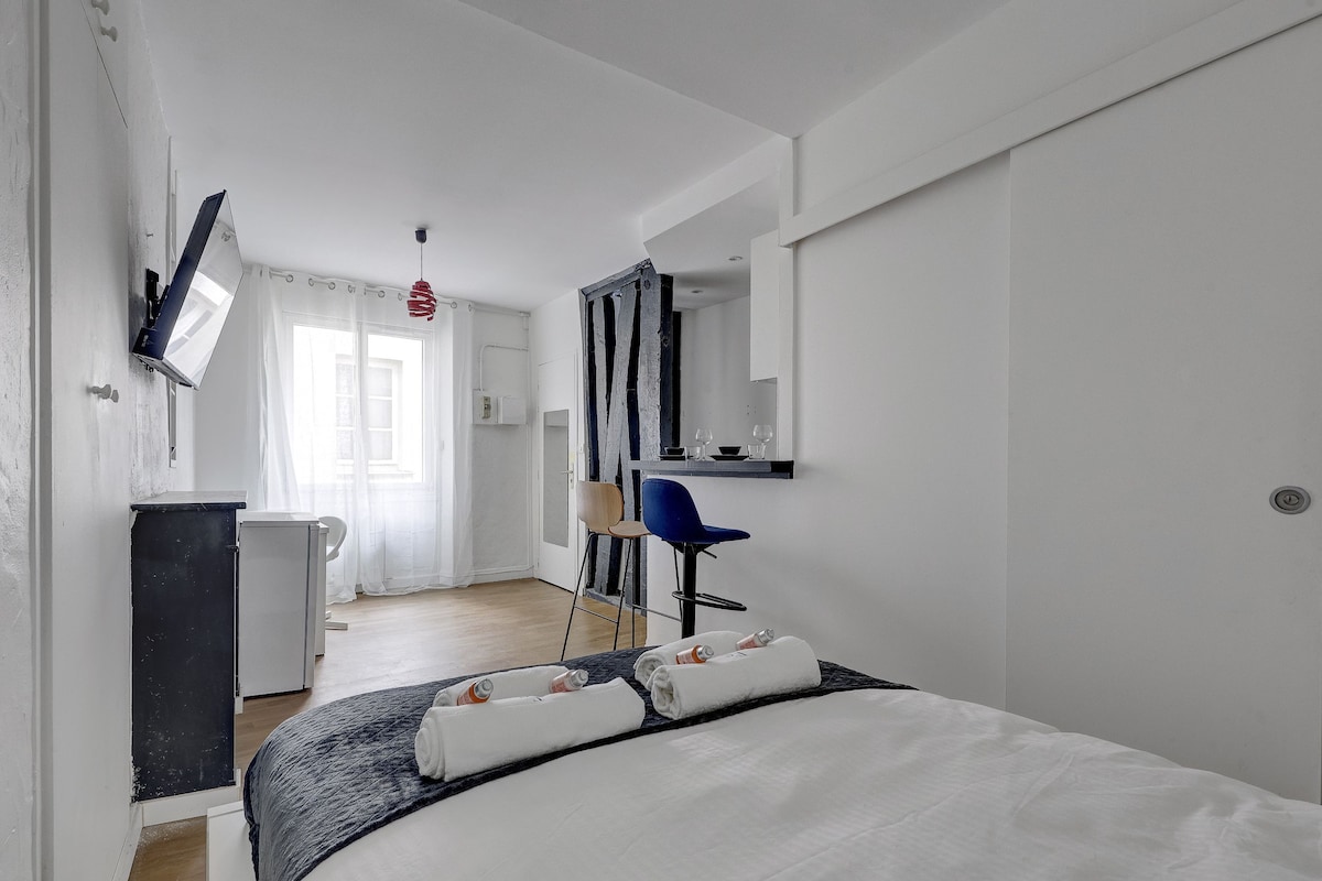 Suite Grenelle — Salon