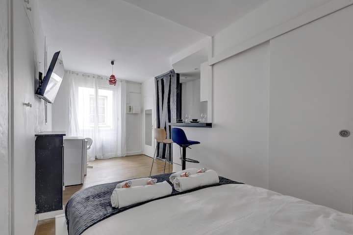 Suite Grenelle : Studio Au Pied De La Tour Eiffel - Paris