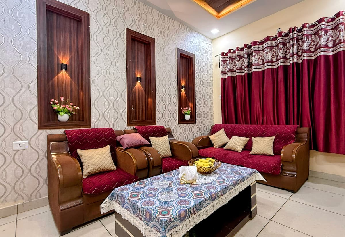 Dua's Home · Lush Greenery 2BHK Villa · Awadhi Heritage · Lucknow · Sleeps 8