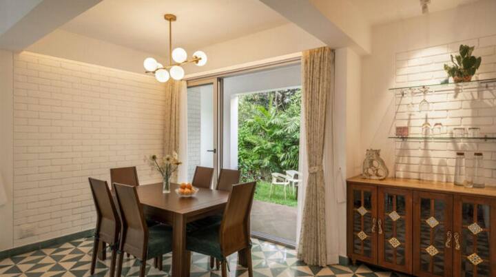 Dining area image 1