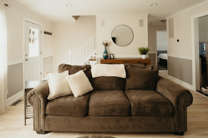 Hot Tub! Pool Table! Dog Friendly! 2 Mi To Beach! - Point Pleasant Beach, NJ