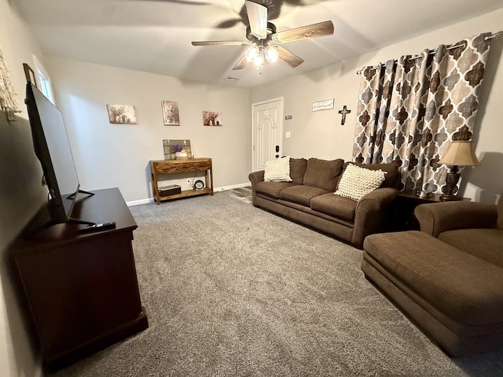 The Okie Oasis | Cozy Chickasha Retreat - Lake Louis Burtschi, OK