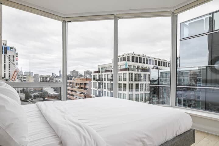 Vibrant Yorkville 1br Condo - Toronto