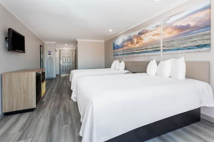 Days Inn Santa Monica | 2 Queens | Easy Access - Santa Monica