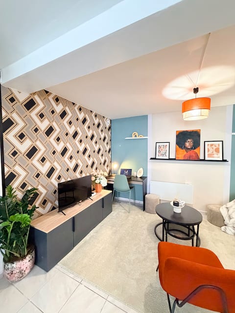 Top performing Airbnb: La Parenthèse Secrète - Cozy retreat with terrace in Roubaix