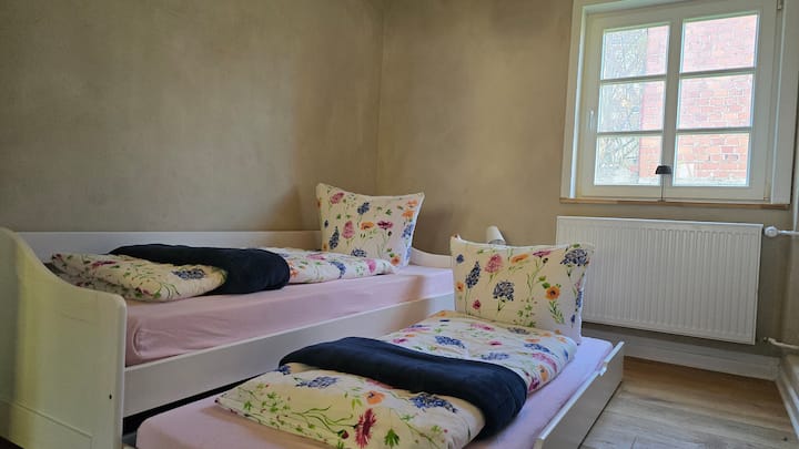 Schlafzimmer 5