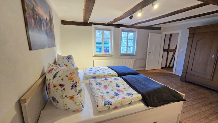 Schlafzimmer 1