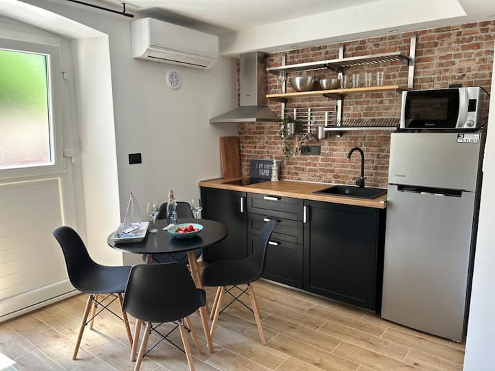 Studio Apartment Leut - Vis