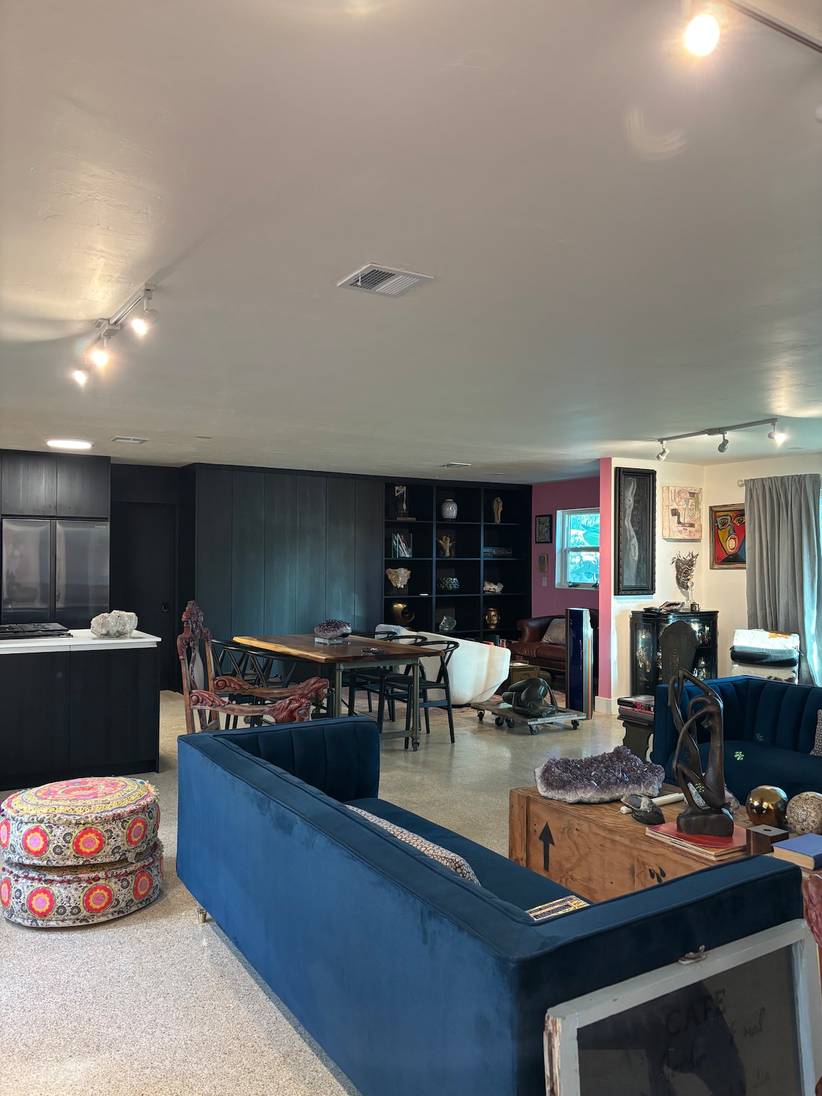 Living room image 2