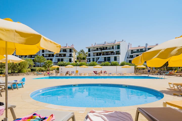 Spacious Apartment In Vila Sol Village With Pool - Algarve