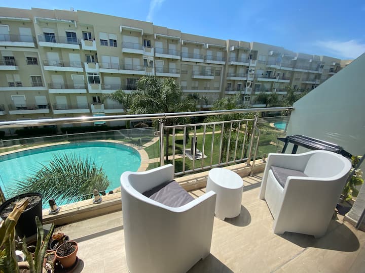 Bel Appart Lumineux Avec Vue Piscine - Bouznika