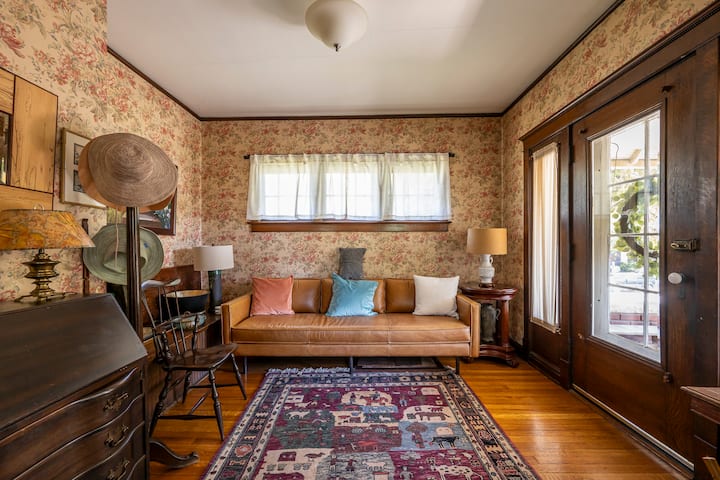 Fifa Kc Stay: Historic Home + Walk To Stadium Bus! - Kansas City