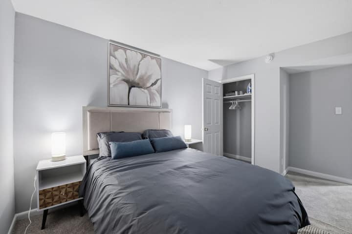 Relaxing Stay Near Duke, Dining, And Nightlife - North Carolina