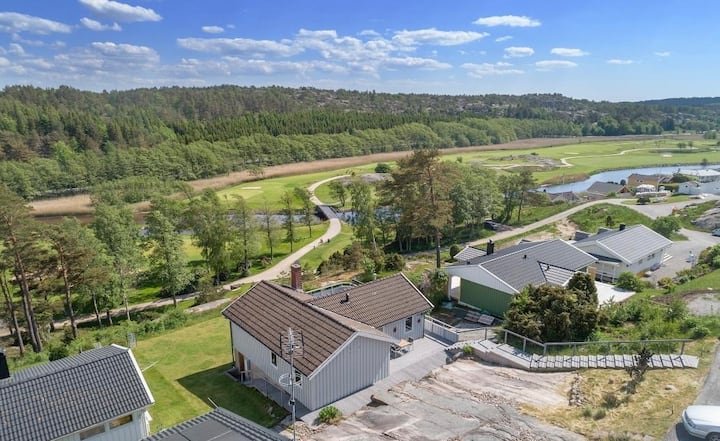 Nyrenoverad Stuga Vid Fjällbacka Golfbana - Tanum