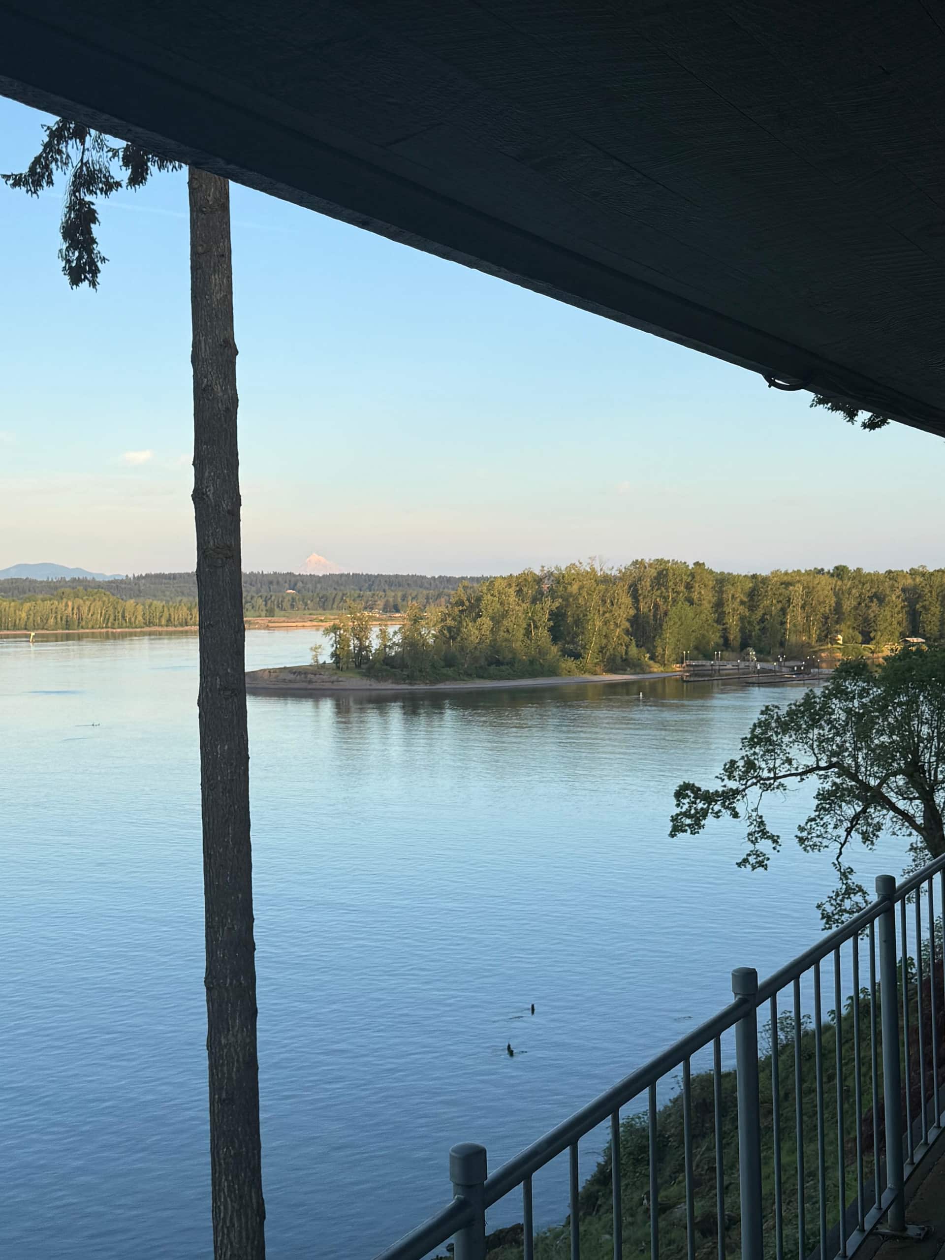 Columbia River Retreat with Dock, Fire Pit & Games