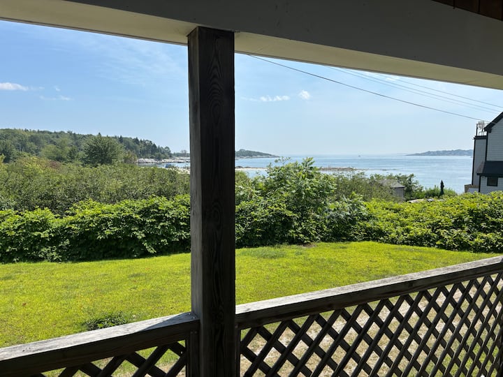 Ocean Side Cottage - Long Island, ME