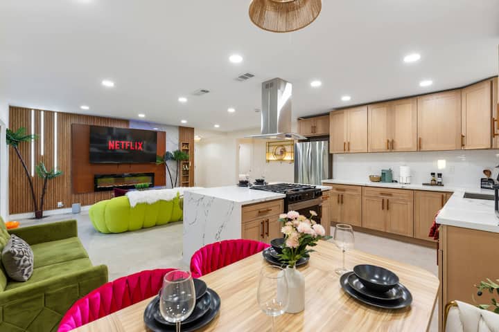 Upscale 3br Hollywood Retreat With Pool & Patio - Los Angeles