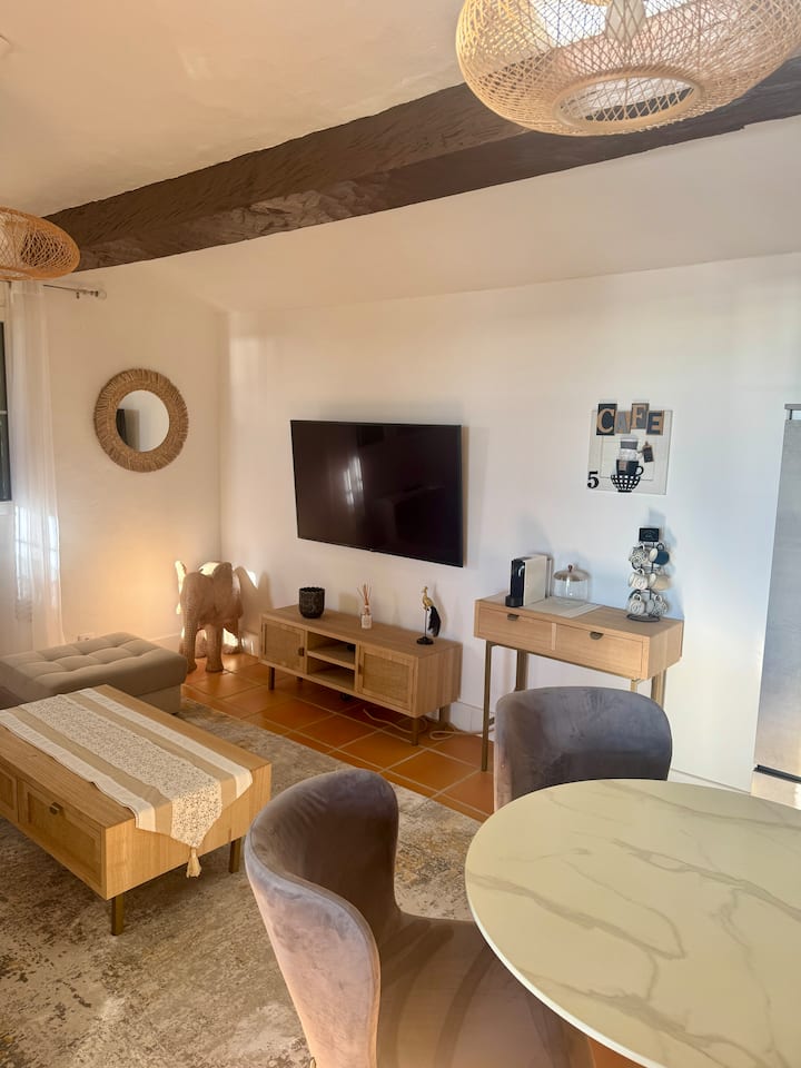 Charming Sea View Villa With Pool | 6–8 Guests - Roquebrune-sur-Argens